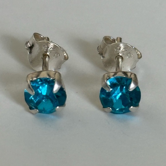 Unisex 925 silver 5mm blue cz cubic zirconia stunning earrings - Picture 6 of 8